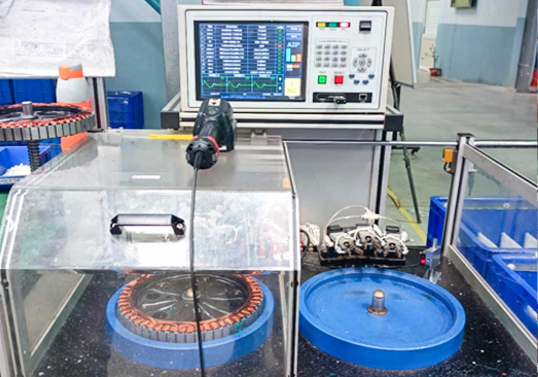 電動車輪轂電機定子測試臺應用現場—艾普智能.jpg 電動車輪轂電機定子測試臺應用現場—艾普智能.jpg