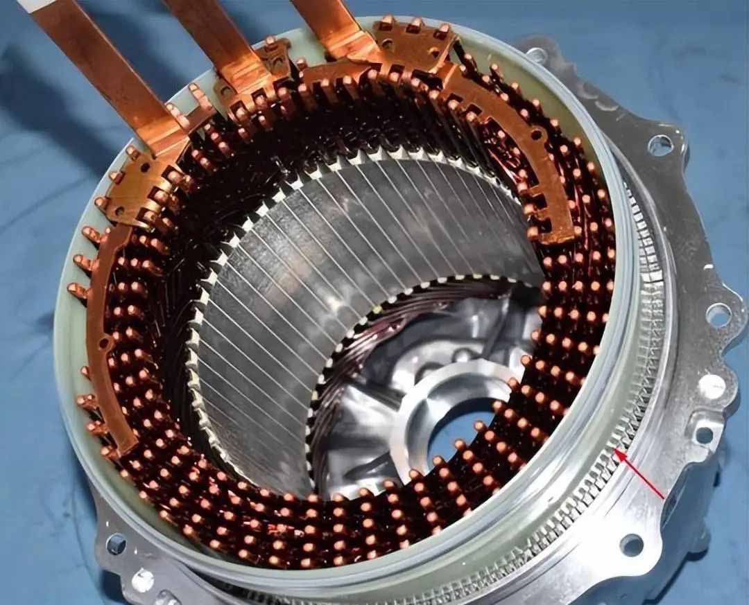 與圓形電機相比,為什么扁線電機更適合新能源汽車領域?—AIP艾普.jpg 與圓形電機相比,為什么扁線電機更適合新能源汽車領域?—AIP艾普.jpg